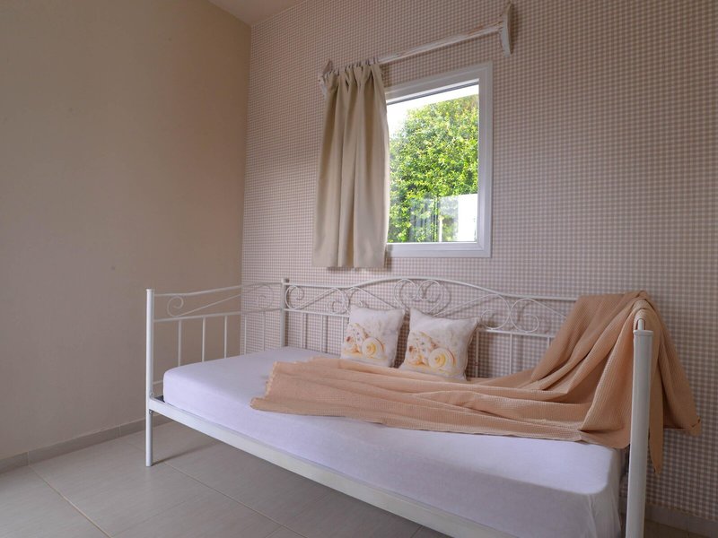 Golden Sun 34 - Room Example