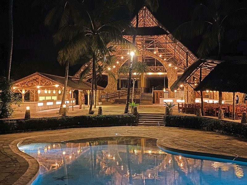 PalumboReef Beach Resort  2