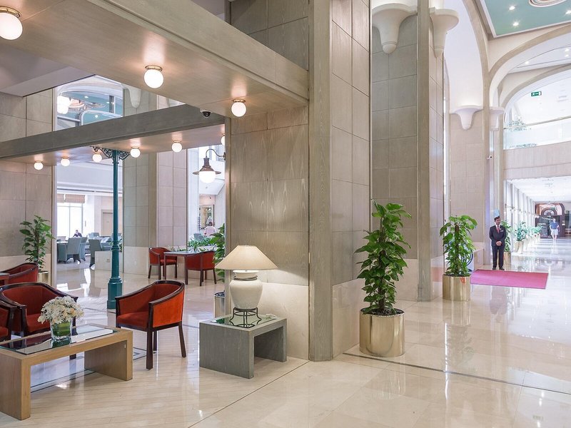 Crowne Plaza Dubai 9