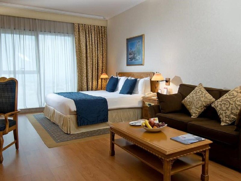 Crowne Plaza Dubai 28