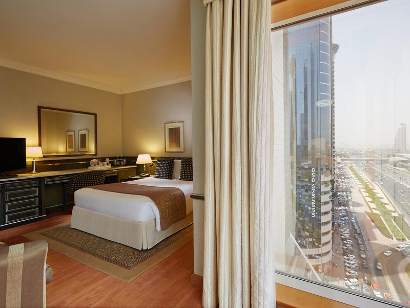 Crowne Plaza Dubai 35