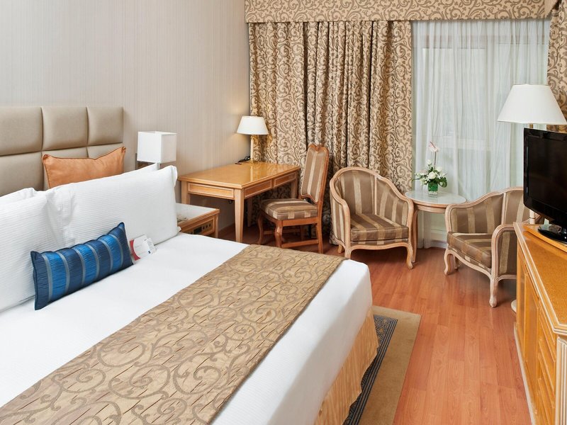 Crowne Plaza Dubai 43