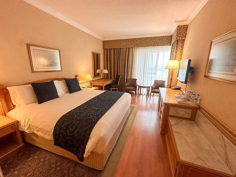 Crowne Plaza Dubai 50