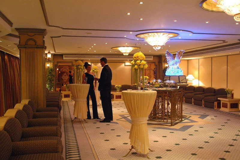 Millennium Plaza Downtown Hotel 7