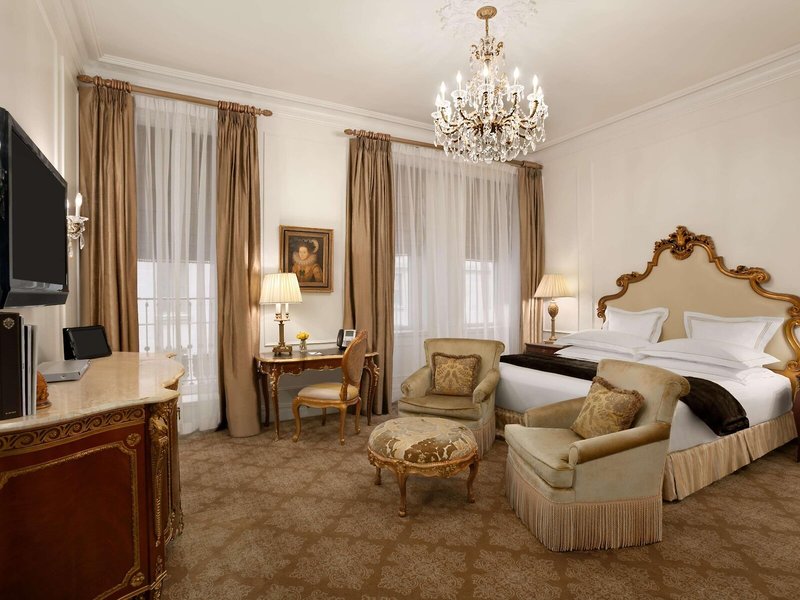The Plaza New York 35