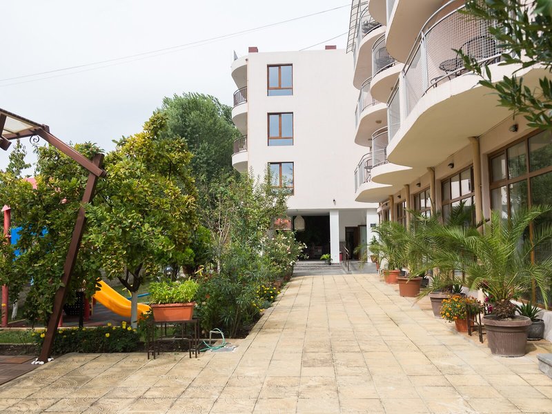 Central Hotel 1