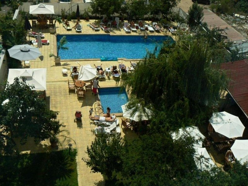 Central Hotel 7