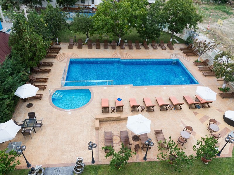 Central Hotel 18