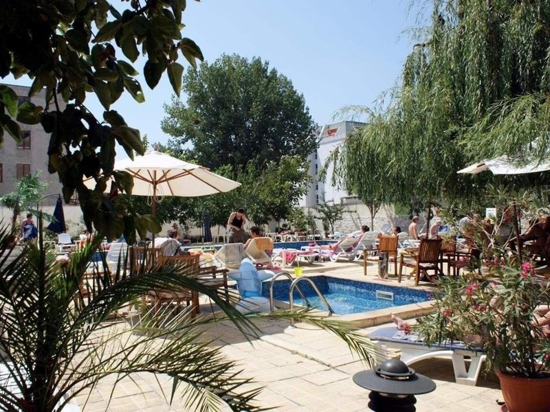 Central Hotel 19