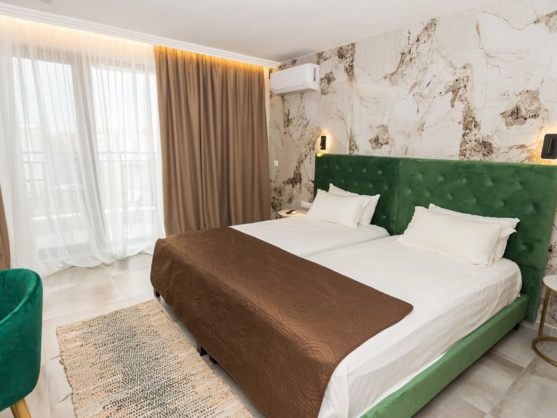 Central Hotel 42