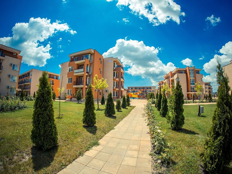 Holiday & Orchid Fort Golf Club 1