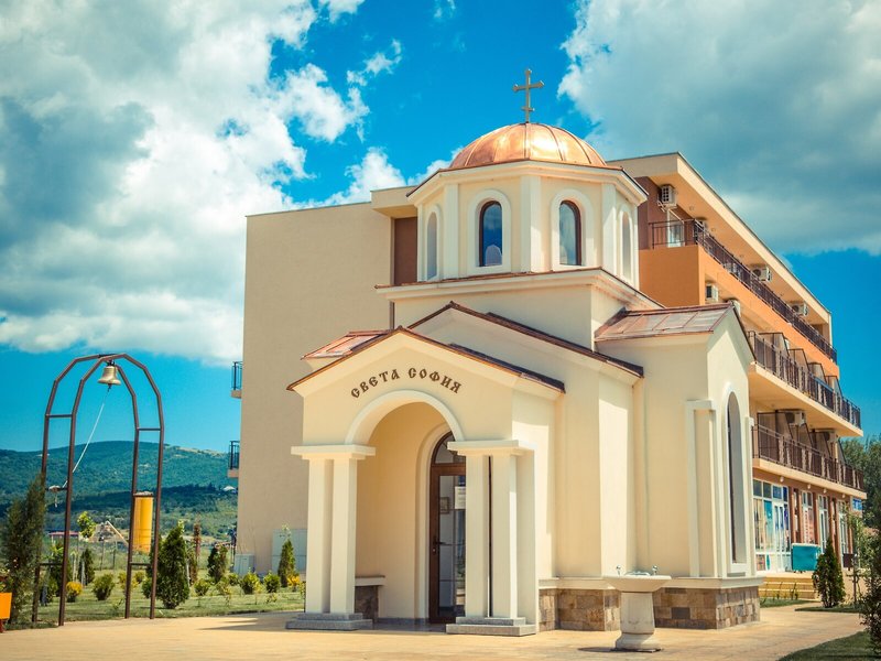 Holiday & Orchid Fort Golf Club 2