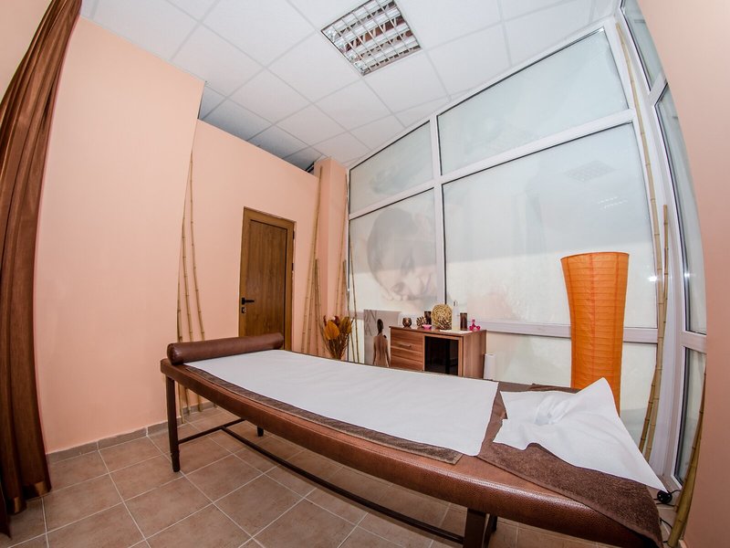 Holiday & Orchid Fort Golf Club 10