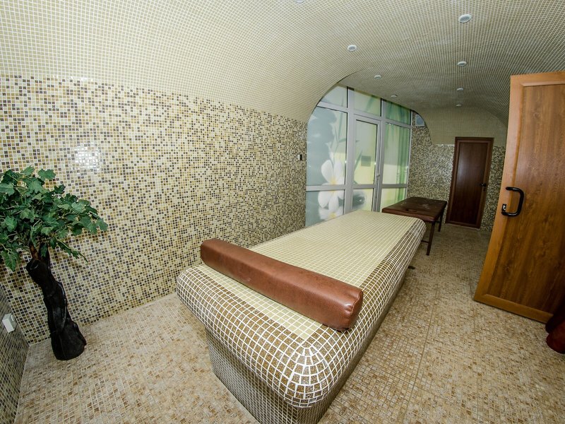 Holiday & Orchid Fort Golf Club 12