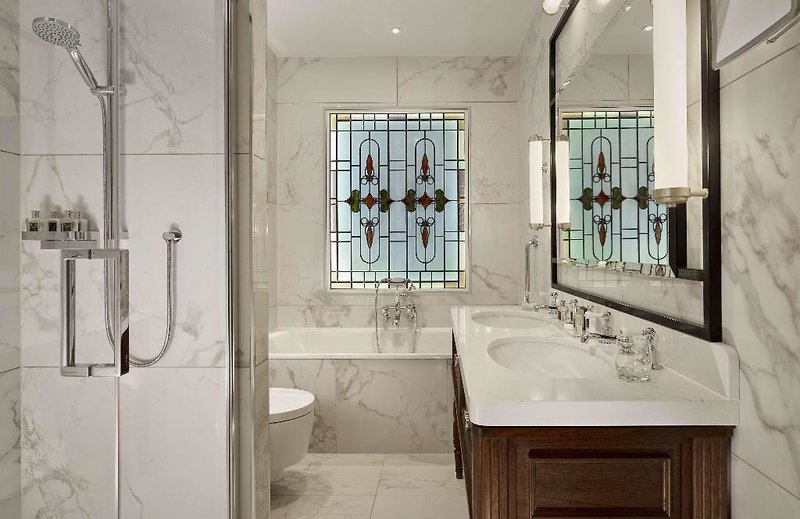 DoubleTree by Hilton London Kensington 1