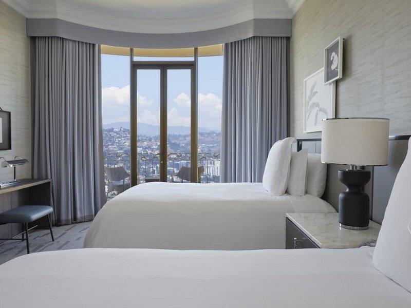 Beverly Wilshire, a Four Seasons Hotel 38