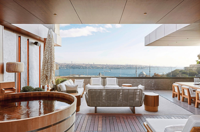 The Ritz-Carlton Istanbul 8
