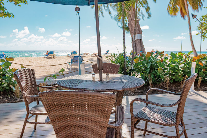 Savannah Beach Club Hotel & Spa 19