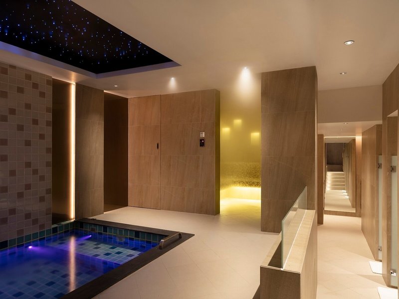 The Sukhothai 11