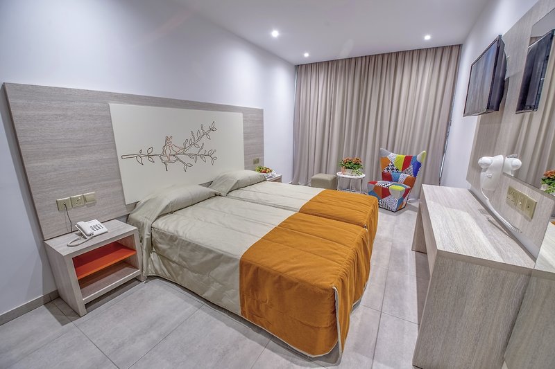 Nicholas Color Hotel 2