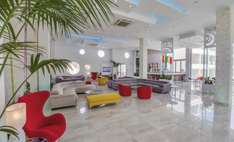 Nicholas Color Hotel 7