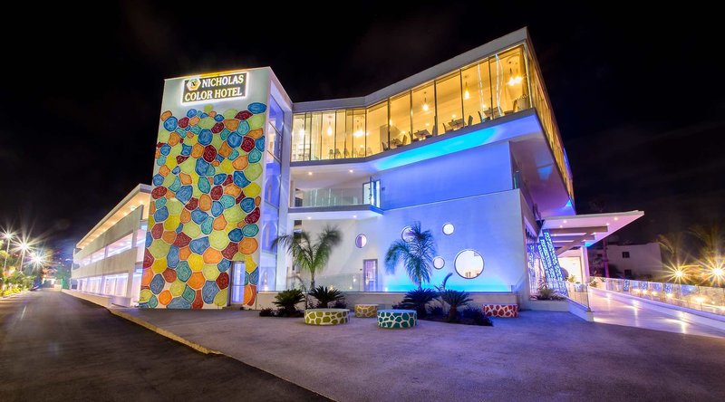 Nicholas Color Hotel 1