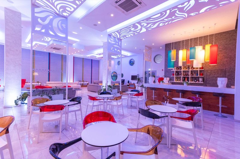 Nicholas Color Hotel 4