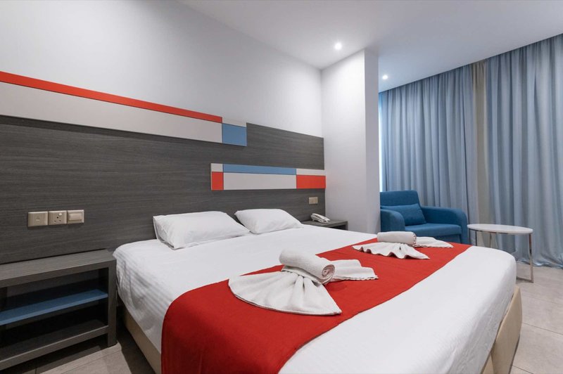 Nicholas Color Hotel 16