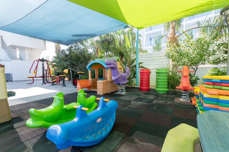 Nicholas Color Hotel 20