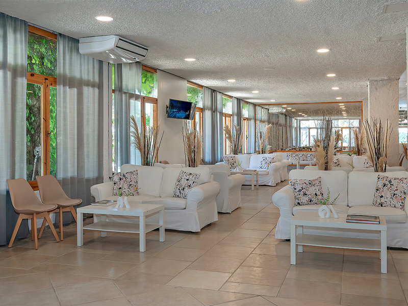 The Grove Seaside Hotel 11