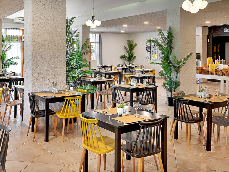 The Grove Seaside Hotel 12