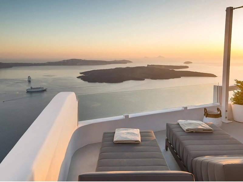 Aqua Luxury Suites 7