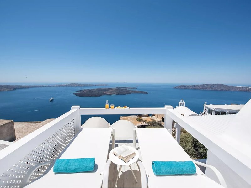 Aqua Luxury Suites 15