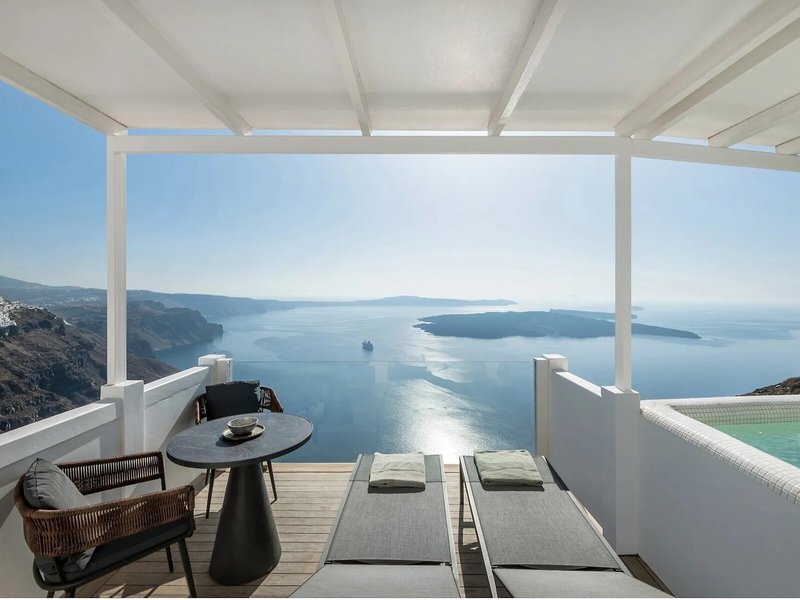 Aqua Luxury Suites 16