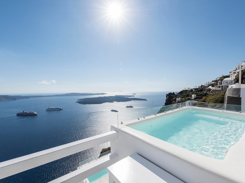 Aqua Luxury Suites 19