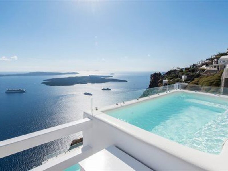 Aqua Luxury Suites 25