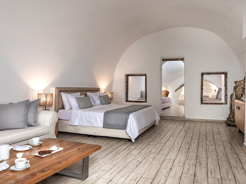 Aqua Luxury Suites 38