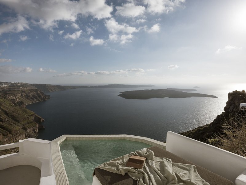 Aqua Luxury Suites 7