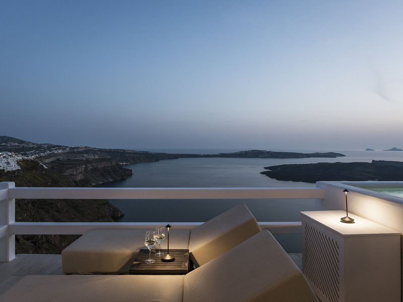 Aqua Luxury Suites 8
