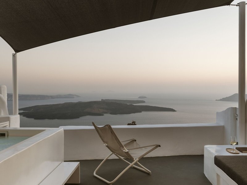 Aqua Luxury Suites 13