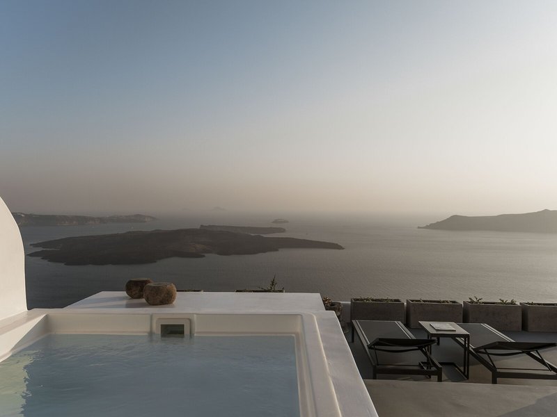 Aqua Luxury Suites 16