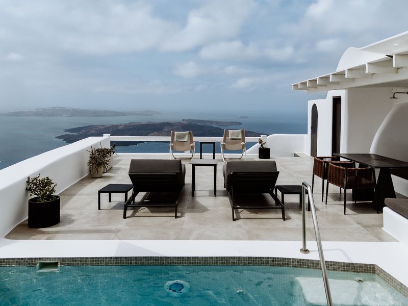 Aqua Luxury Suites 17