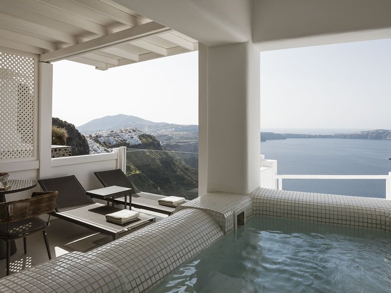 Aqua Luxury Suites 18