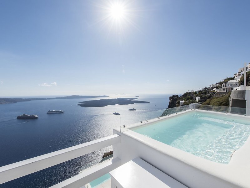 Aqua Luxury Suites 25