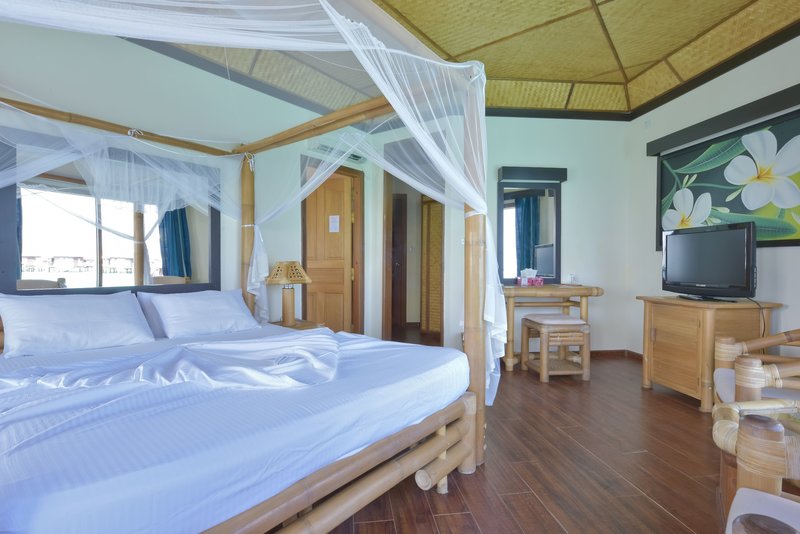 Thulhagiri Island Resort & Spa 9