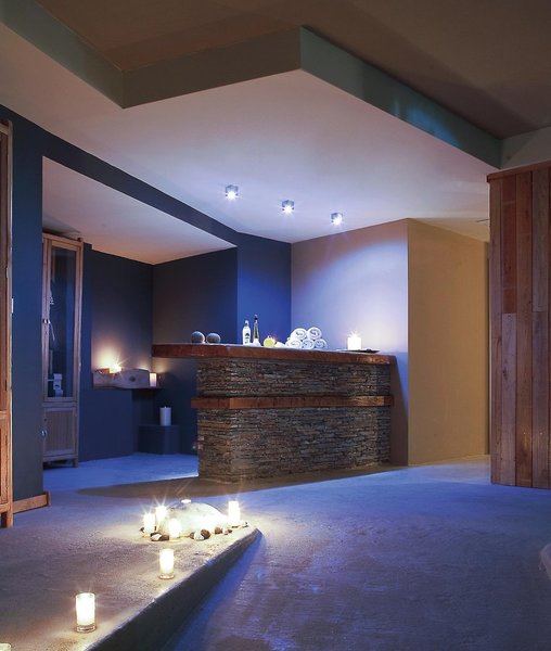 12 Months Luxury Resort 14