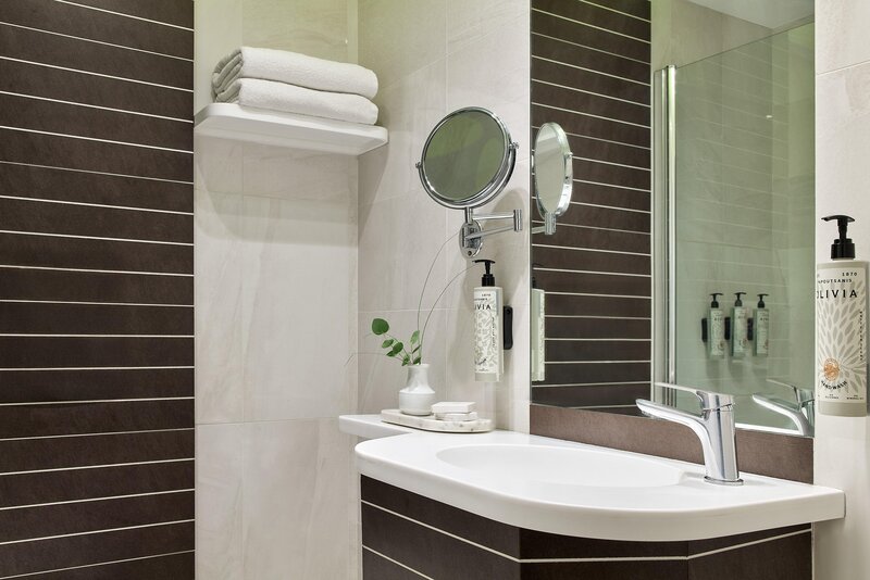 Titania Hotel Athens 71