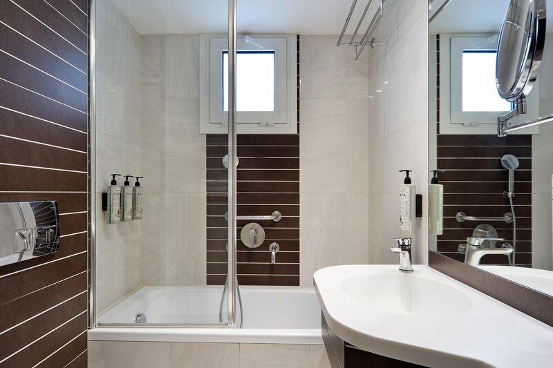 Titania Hotel Athens 73