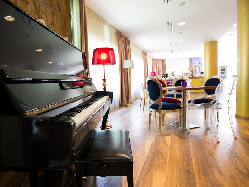 Diplomat Fashion 14 - Lounge / Lobby