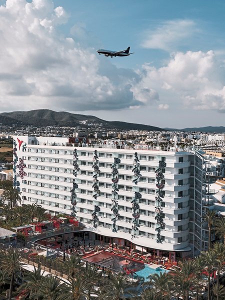 Ushuaïa Ibiza Beach Hotel 5